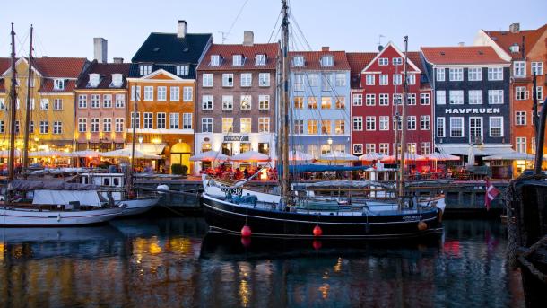 Colorful Nyhavn in Copenhagen - La Sirenetta di Andersen