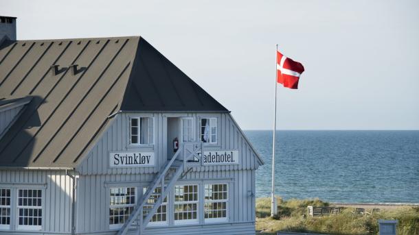 The outside of Svinkløv Badehotel, a beachside spa hotel in Denmark