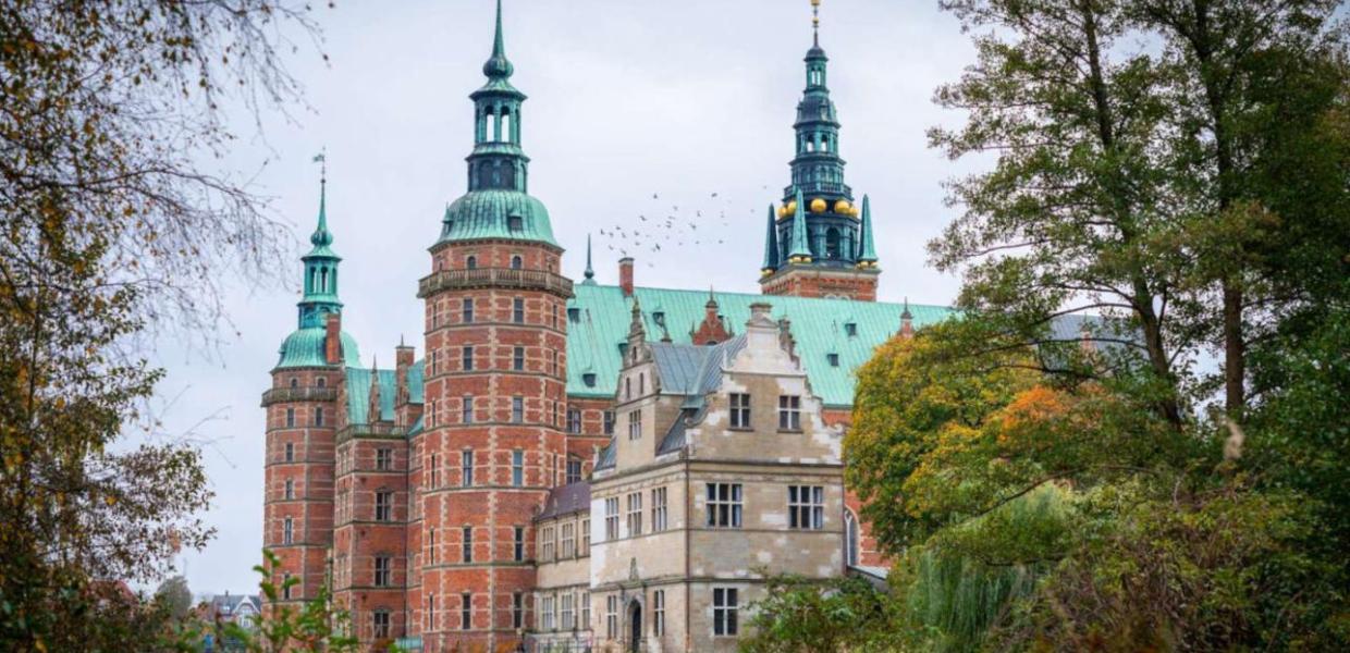 Frederiksborg slott på Nordsjälland. Foto: Alex Nyborg Madsen - VisitNordsjaelland