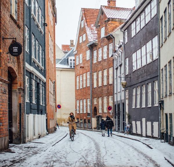 syklister is snøen i gatene i København på vinteren