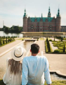 Besök Frederiksborg Slott strax utanför Köpenhamn
